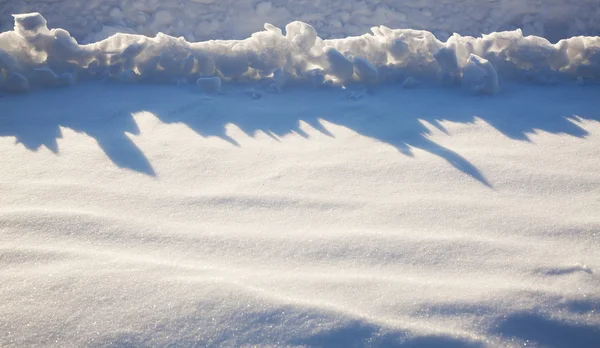 Fondo del frío paisaje invernal con nieve —  Fotos de Stock