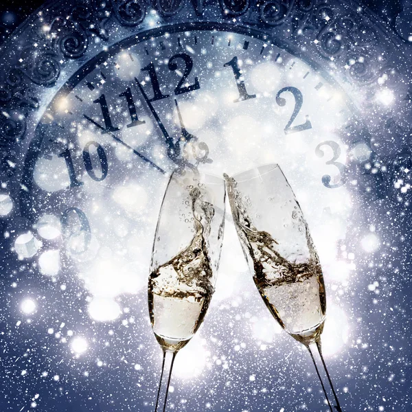 Toasting with champagne glasses on sparkling holiday background — Stock Photo, Image