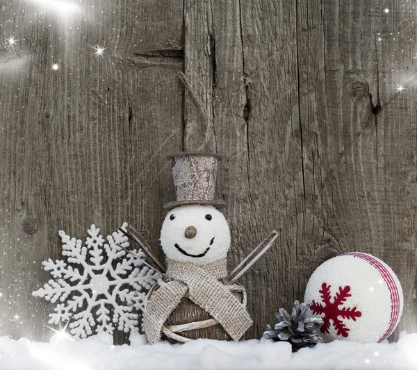 Weihnachtsdekoration auf rustikalem Holzgrund — Stockfoto