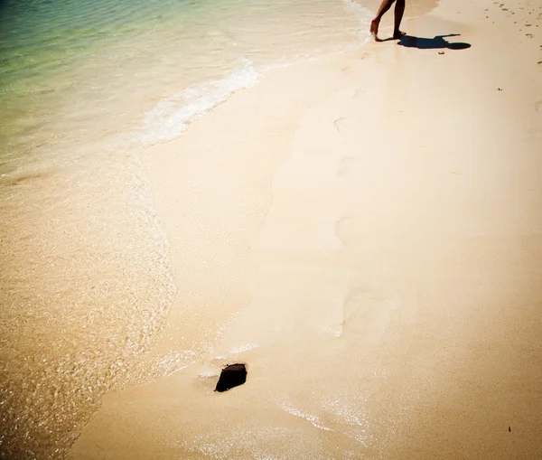 Footprints on beach — Stock Photo, Image