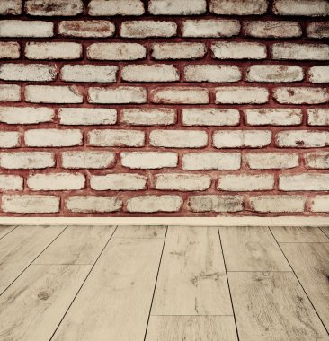 Tuğla duvarlı eski bir iç mekan