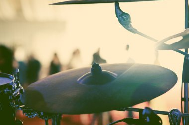 Müzik ana sahnede, yumuşak ve bulanıklık kavramı