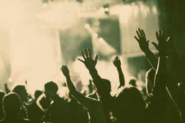  Kalabalık konser - retro tarzı fotoğraf