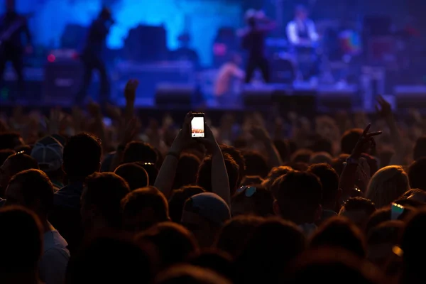 Crowd at concert — Stock Photo, Image