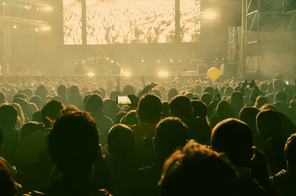 Multitud en concierto — Foto de Stock