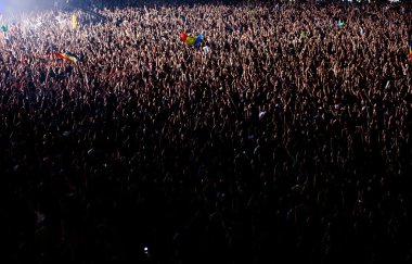 Konserde kalabalık