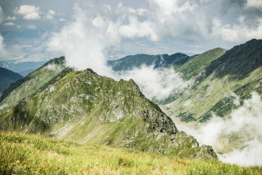 Balea Gölü ile İbne Dağları