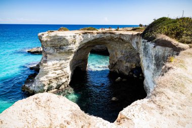 Faraglioni di Sant 'Andrea Salento İtalya' da