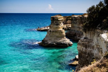 Faraglioni di Sant 'Andrea Salento İtalya' da