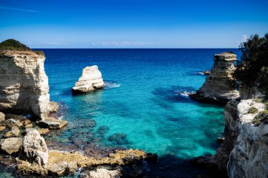 Faraglioni di Sant 'Andrea Salento İtalya' da