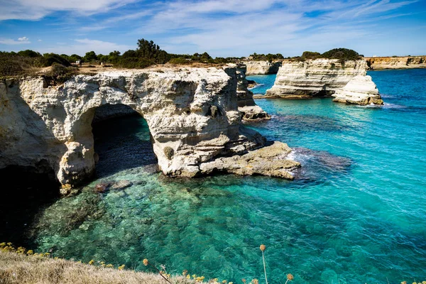 Faraglioni di Sant 'Andrea Salento İtalya' da