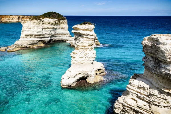 Faraglioni di Sant 'Andrea Salento İtalya' da