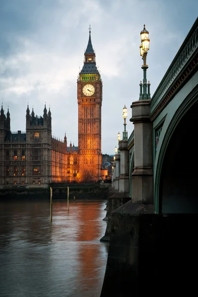 Big Ben Clock Tower och parlamentet huset vid city of westminster, — Stockfoto