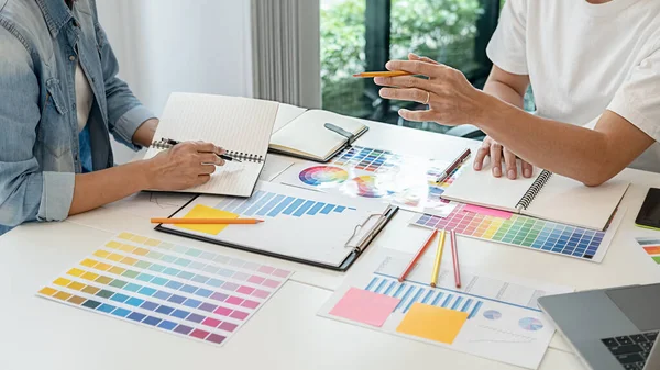 Grafisch Ontwerp Kleurstalen Pennen Een Bureau Architectonische Tekening Met Werktuigen — Stockfoto