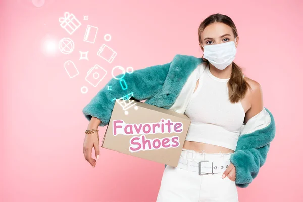 Young Woman Medical Mask Holding Box Favorite Shoes Lettering Illustration — Stock Photo, Image