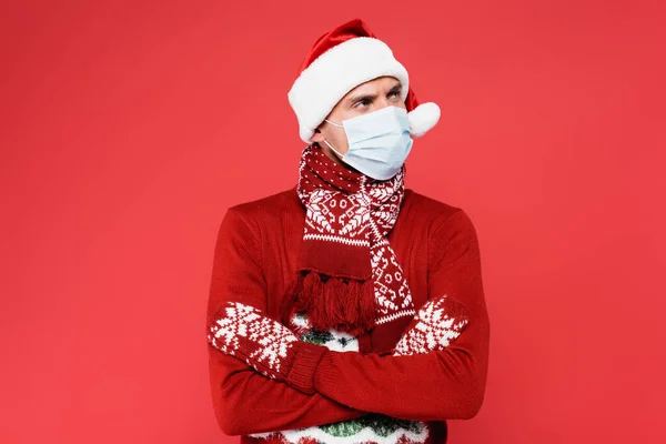 Ung Man Tomte Hatt Medicinsk Mask Och Vantar Står Med — Stockfoto