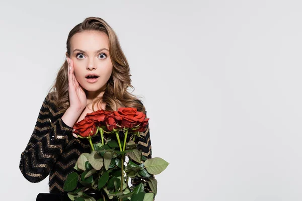 Shocked Young Woman Holding Bouquet Red Roses Grey — Stock Photo, Image