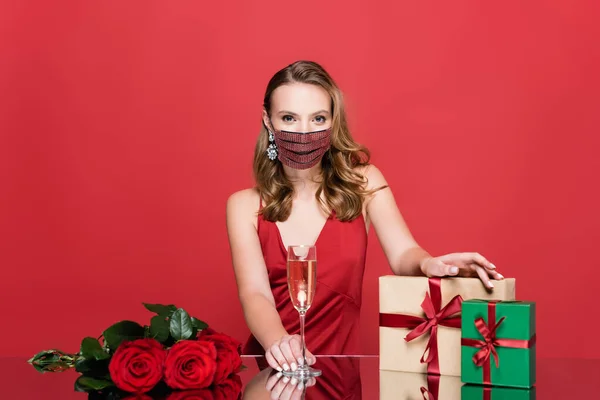 Woman Protective Mask Rhinestones Holding Glass Champagne Roses Christmas Presents — Stock Photo, Image