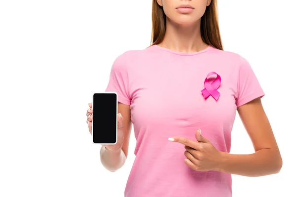 Oříznutý Pohled Ženu Růžovou Stuhou Vědomí Rakoviny Prsu Ukazuje Smartphone — Stock fotografie