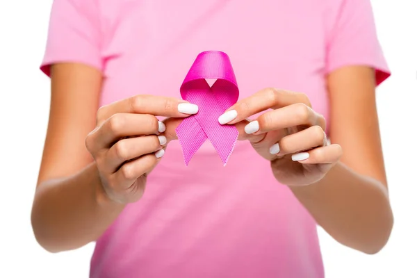 Beskuren Bild Bröstcancer Medvetenhet Tecken Händerna Kvinna Suddig Bakgrund Isolerad — Stockfoto