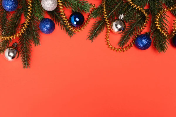 Top View Decorated Christmas Tree Red Background — Stock Photo, Image