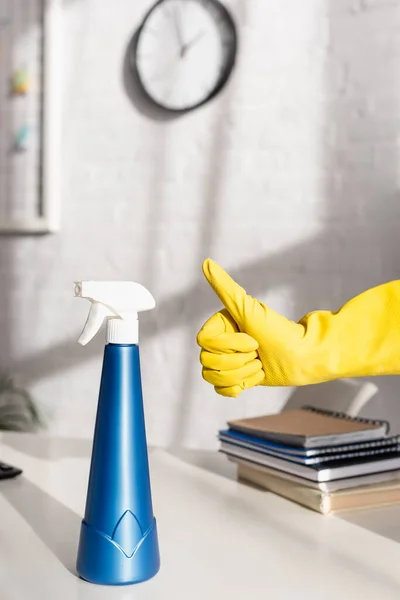 Cropped View Bottle Detergent Hand Rubber Glove Showing Gesture Table — Stock Photo, Image