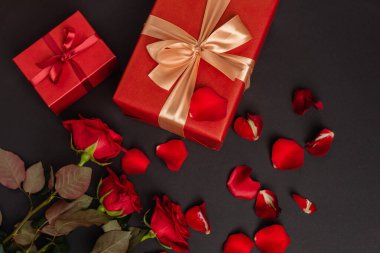 top view of roses, valentines gifs isolated on black clipart