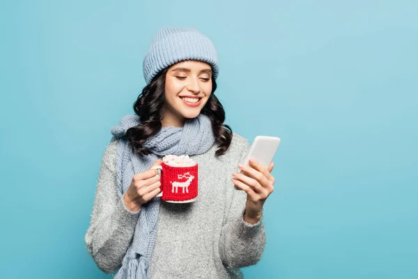 Cheerful Brunette Woman Winter Outfit Holding Cup Knitted Holder Looking — Stock Photo, Image