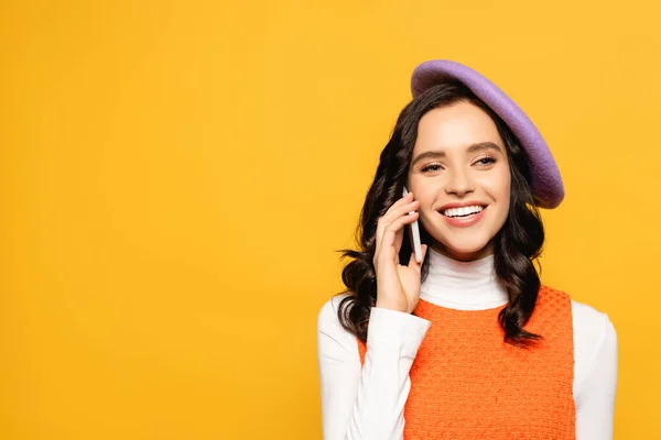 Cheerful Brunette Woman Beret Looking Away While Talking Smartphone Isolated — Stock Photo, Image