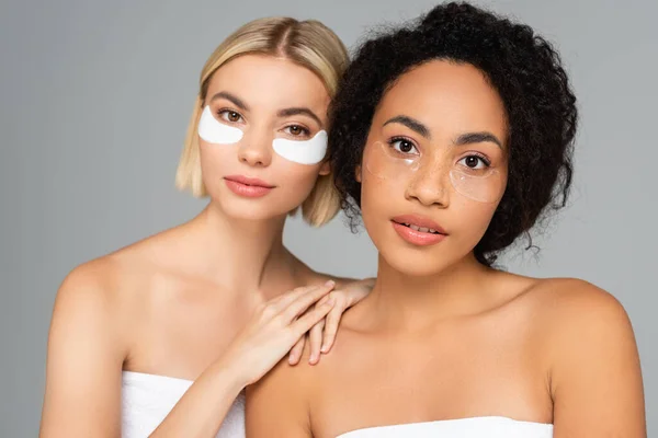 Young Multiethnic Women Perfect Skin Eye Patches Isolated Grey — Stock Photo, Image