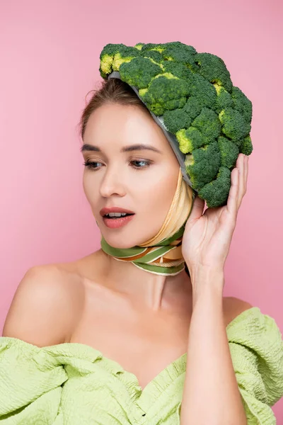 Charming Woman Touching Hat Made Green Fresh Broccoli Isolated Pink — Stock Photo, Image