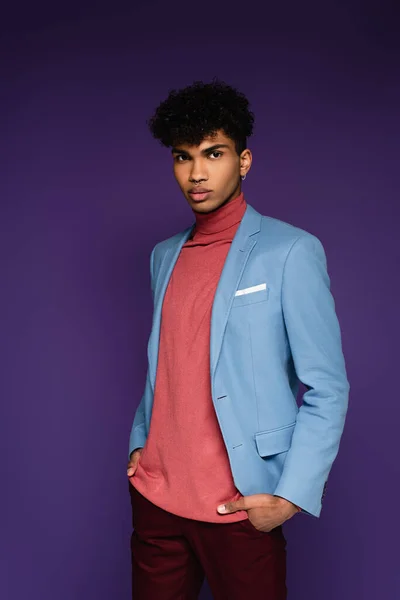 African American Man Blue Blazer Standing Hands Pockets Purple — Stock Photo, Image