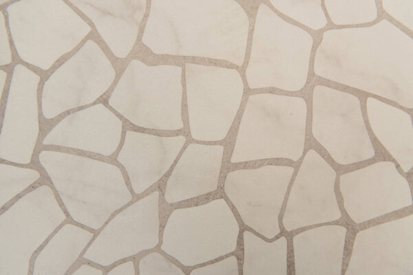 фон светло-серый, полированный каменный пол, вид сверху