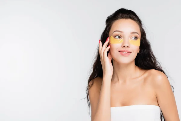 Brunette Woman Bare Shoulders Touching Eye Patch Isolated White — Stock Photo, Image