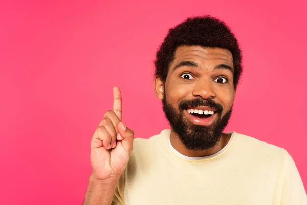 Excited African American Man Having Idea Isolated Pink — Stock Photo, Image