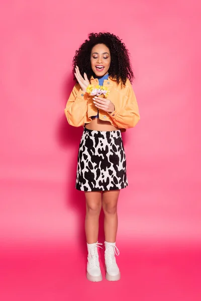 Full Length Happy African American Woman Holding Waffle Cone Flowers — Stock Photo, Image