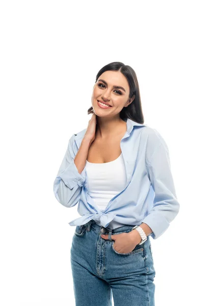 Mulher Feliz Camisa Azul Tocando Pescoço Enquanto Posando Com Mão — Fotografia de Stock