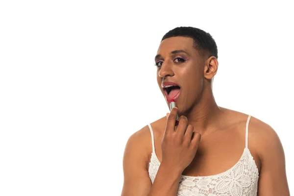 African American Transgender Man Sundress Looking Camera While Applying Lipstick — Stock Photo, Image