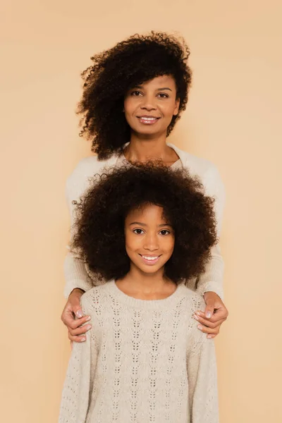 Portrait Happy African American Preteen Daughter Mother Isolated Beige — Stock Photo, Image