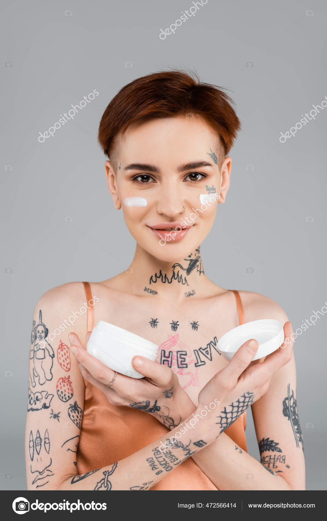 Lesbische tatowierte Mädchen Lesbische tatowierte Mädchen