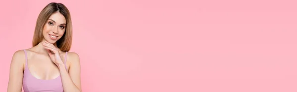 Молода Жінка Зверху Купальника Ізольована Рожевому Банер — стокове фото