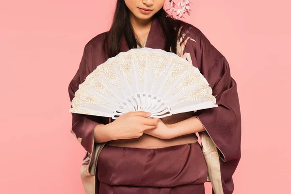 Vista Recortada Mujer Kimono Sosteniendo Ventilador Aislado Rosa Bandera —  Fotos de Stock