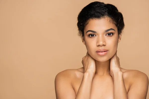 Young African American Woman Bare Shoulders Looking Camera Isolated Beige — Stock Photo, Image