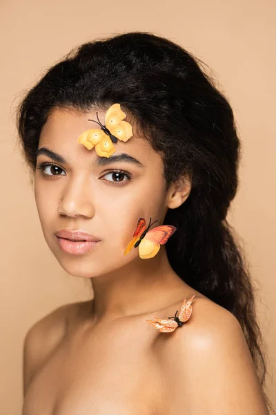 African American Woman Orange Butterflies Face Bare Shoulders Looking Camera — Stock Photo, Image