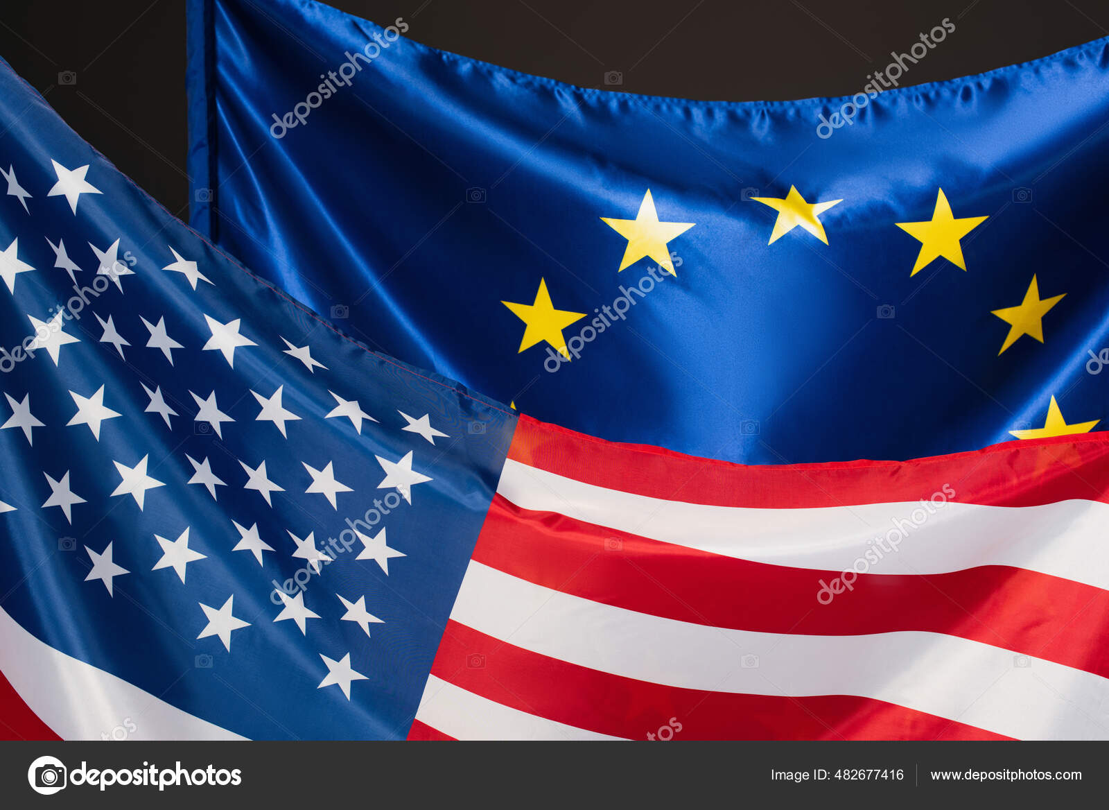 黒に隔離された欧州連合とアメリカの国旗 — ストック写真 © IgorVetushko #482677416