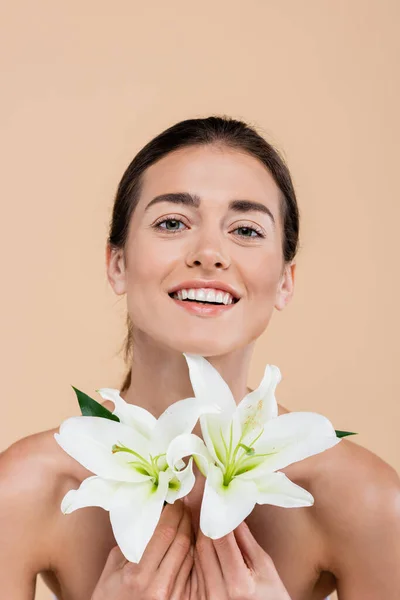 Happy Woman Lily Flowers Looking Camera Isolated Beige Beauty Concept — Stockfoto