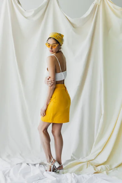 Full Length Pretty Woman Yellow Sunglasses Headscarf Posing White — Stock Photo, Image