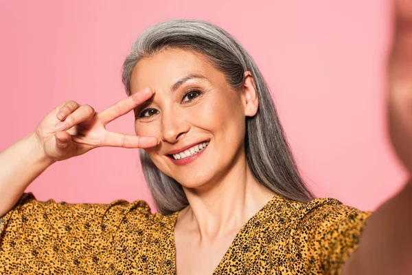 Asian Woman Grey Hair Showing Victory Sign Face While Smiling — Stock Photo, Image