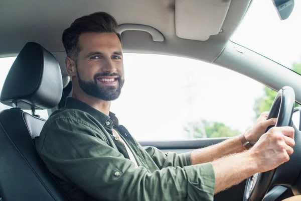 Bearded Driver Smiling Camera Auto — 스톡 사진