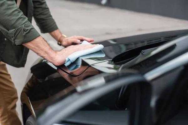 Cropped View Man Waxing Car Outdoors — Stock Photo, Image